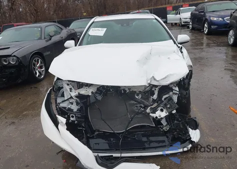 2020 Toyota Camry Le Hybrid из США, поврежденный, VIN 4T1C31AKXLU534366